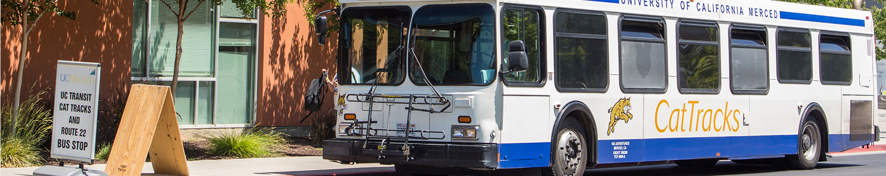uc merced catcrawl bus on campus taking students to their housing